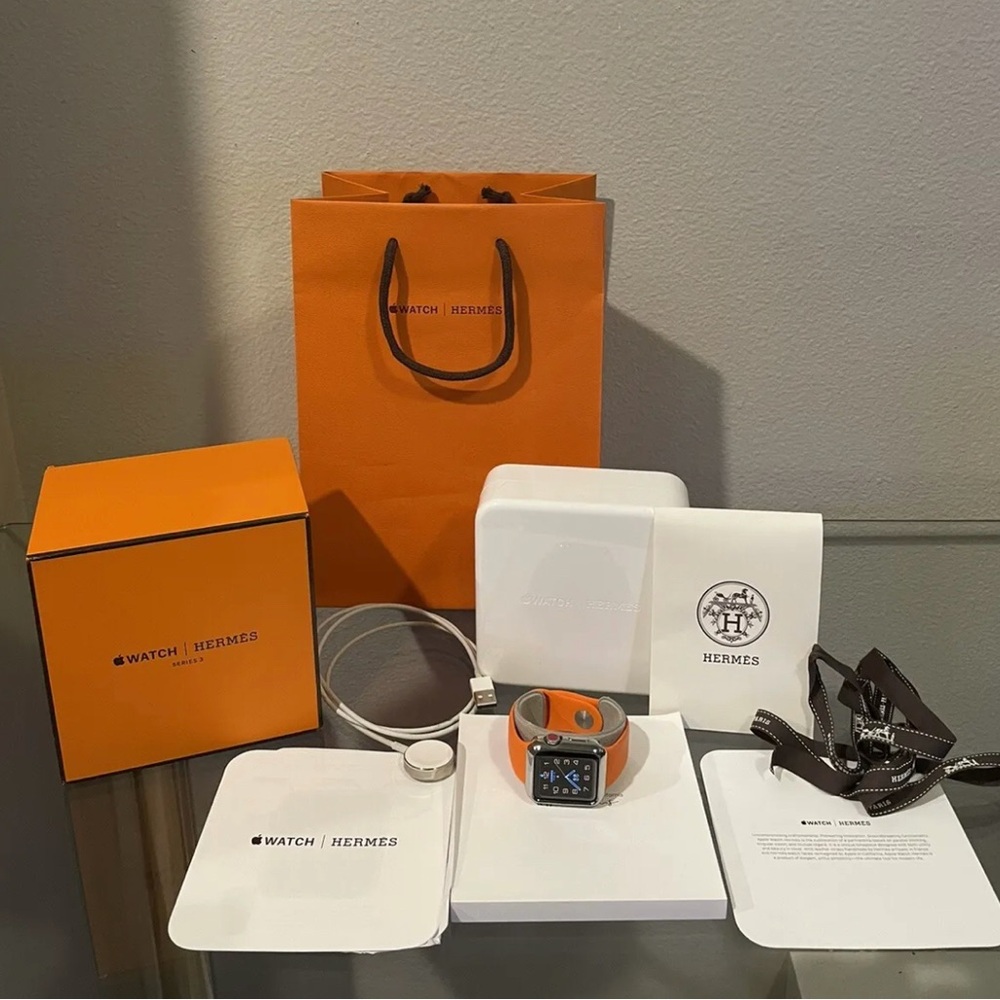 Apple Watch Hermès 42mm Stainless Steel Case GPS + Cellular Series 3 w/ 2 bands